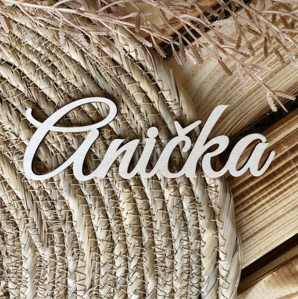 Dřevěná jména (různé styly písma)
